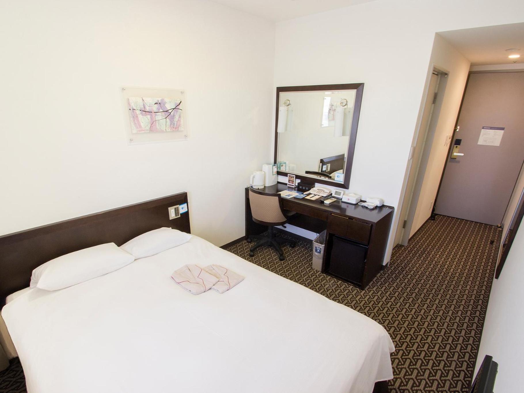 Semi Double Room Non-Smoking