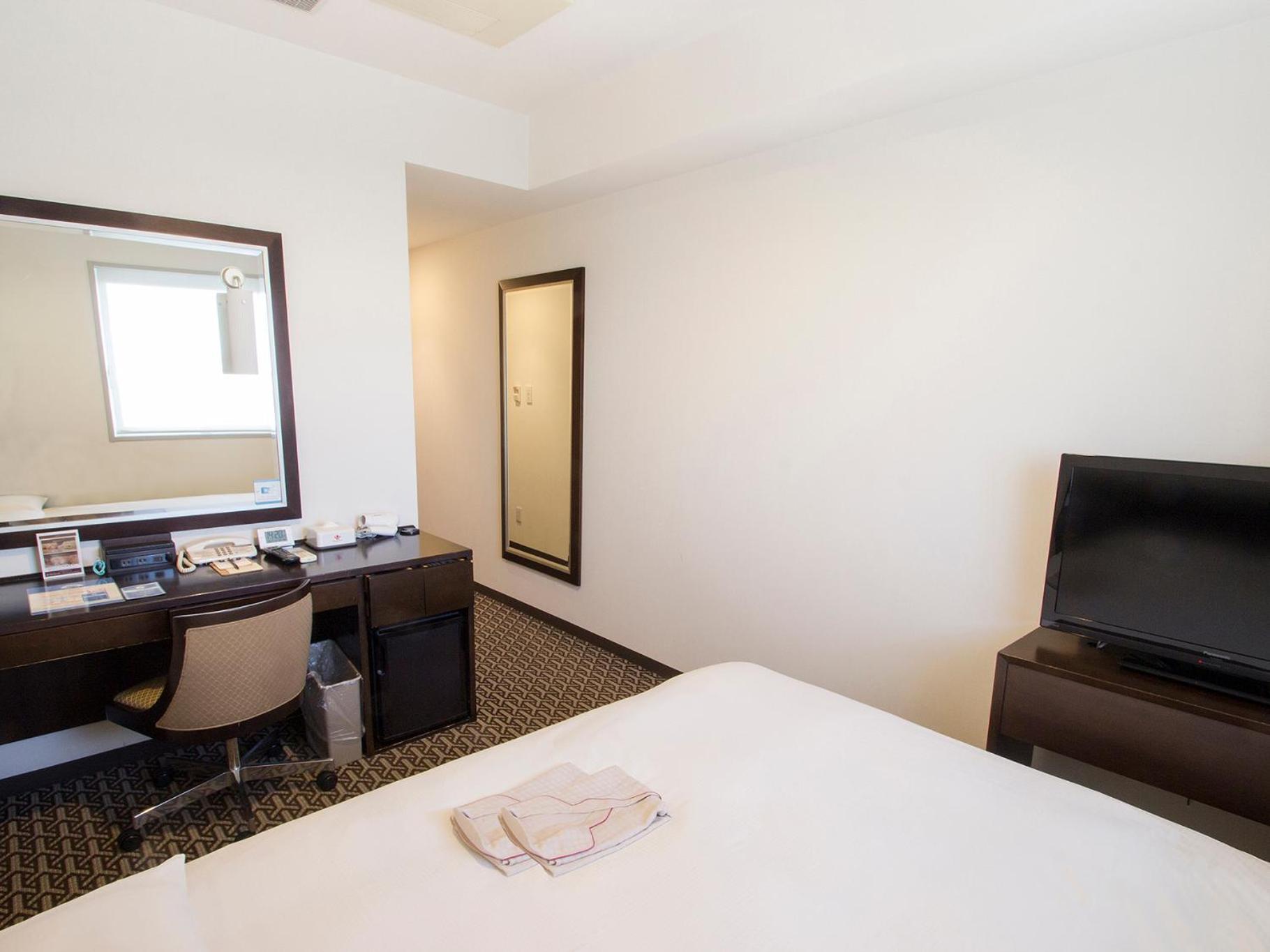 Semi Double Room Non-Smoking